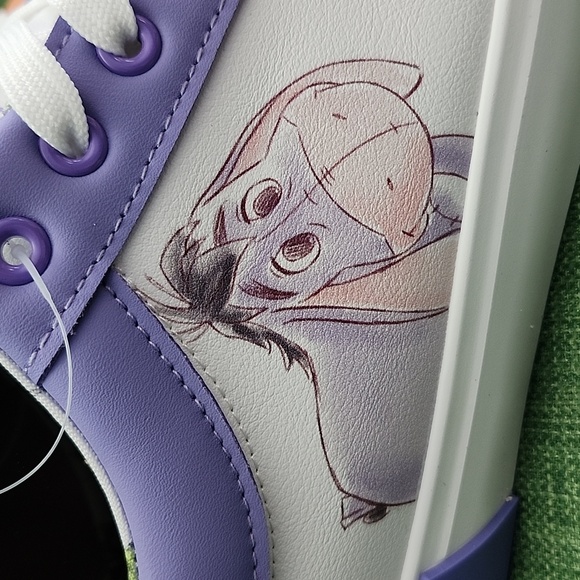 Disney Winnie the Pooh and Eeyore Women's Mismatched Unisex Shoes - Picture 5 of 10